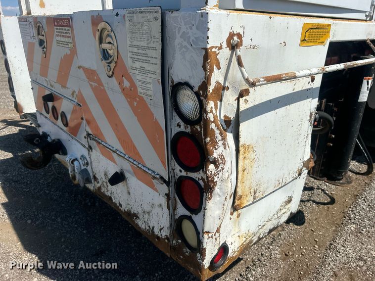 image for item EG1022 2005 International  7509 crane truck