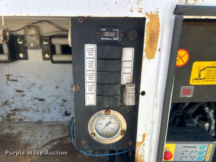 image for item EG1022 2005 International  7509 crane truck