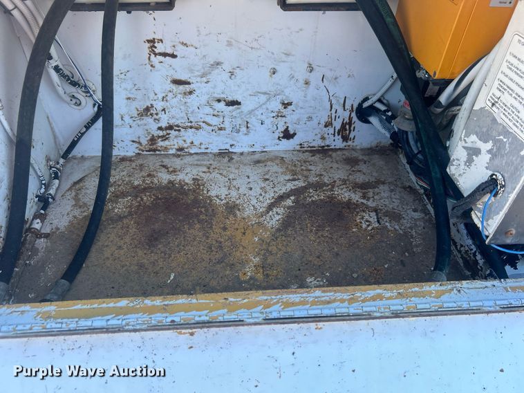 image for item EG1022 2005 International  7509 crane truck