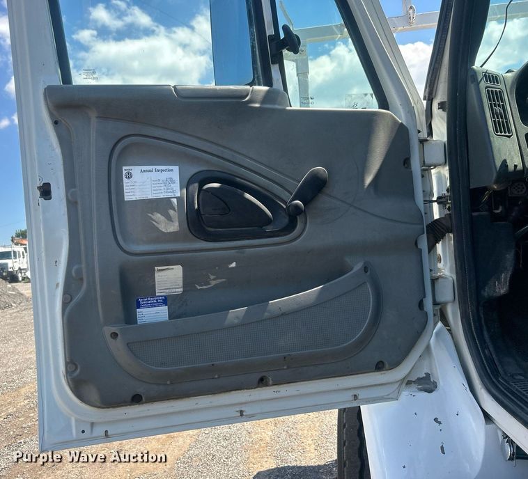 image for item EG1022 2005 International  7509 crane truck