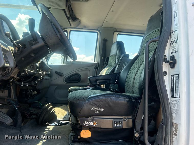 image for item EG1022 2005 International  7509 crane truck