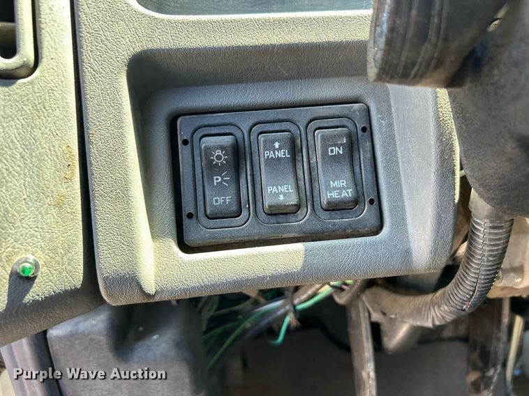 image for item EG1022 2005 International  7509 crane truck