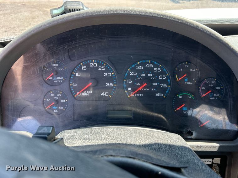 image for item EG1022 2005 International  7509 crane truck