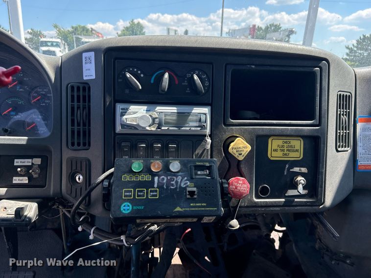 image for item EG1022 2005 International  7509 crane truck