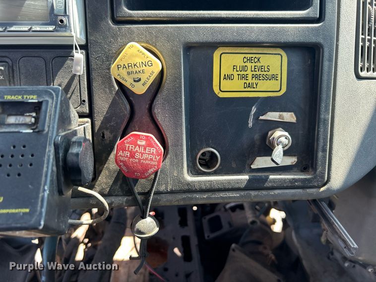 image for item EG1022 2005 International  7509 crane truck