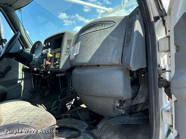 image for item EG1022 2005 International  7509 crane truck