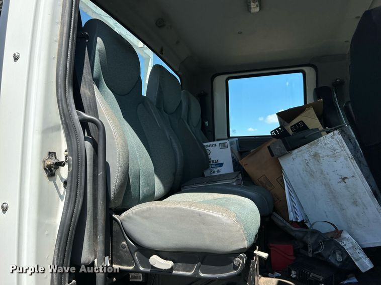 image for item EG1022 2005 International  7509 crane truck