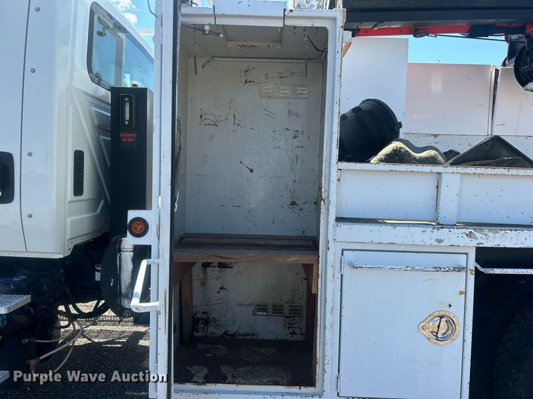 image for item EG1022 2005 International  7509 crane truck