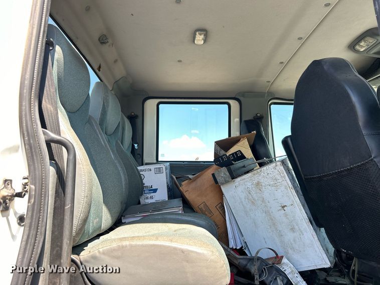 image for item EG1022 2005 International  7509 crane truck