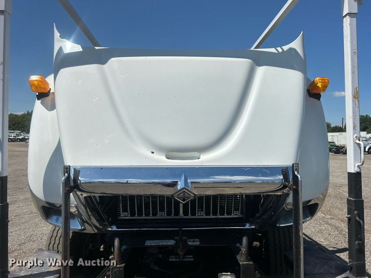 image for item EG1022 2005 International  7509 crane truck