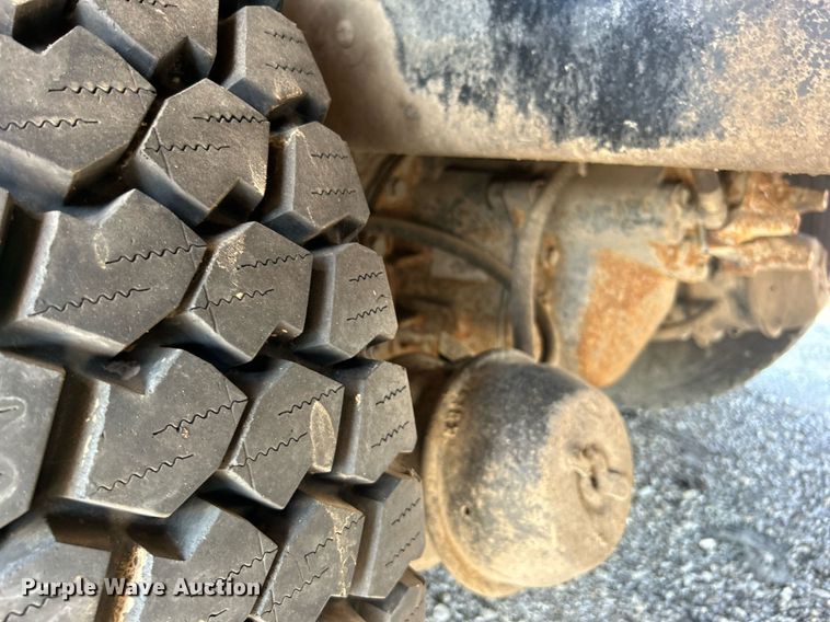 image for item EG1022 2005 International  7509 crane truck