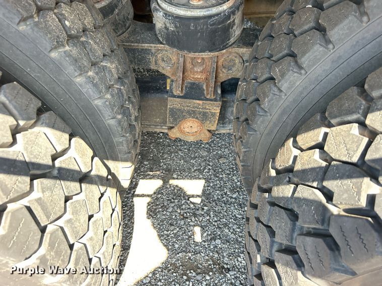 image for item EG1022 2005 International  7509 crane truck