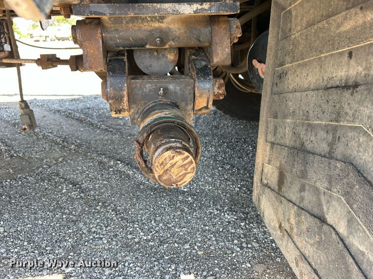 image for item EG1022 2005 International  7509 crane truck