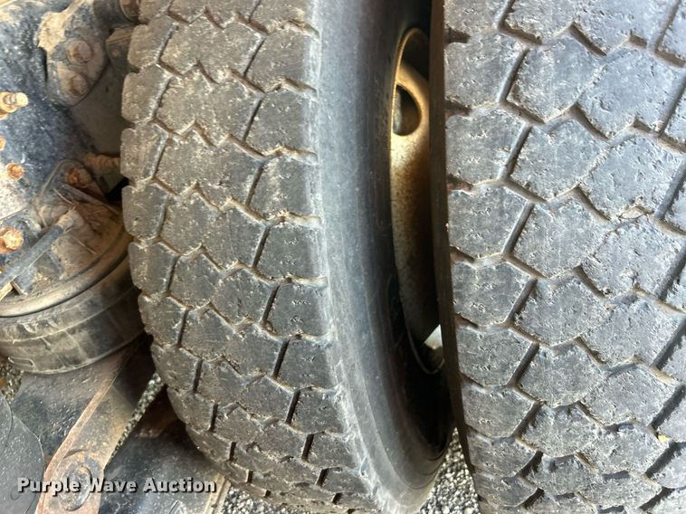 image for item EG1022 2005 International  7509 crane truck