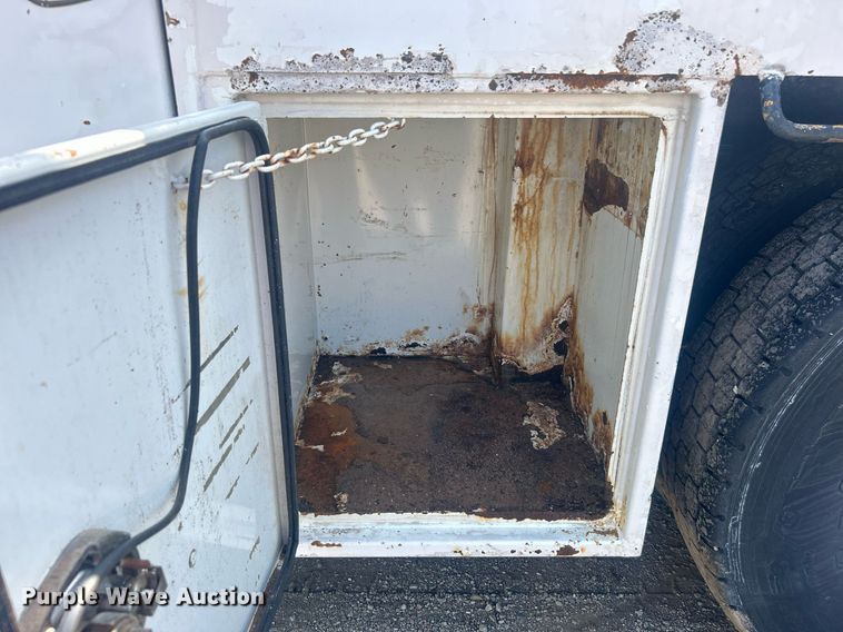 image for item EG1034 2007 Freightliner  Business Class M2 crane truck