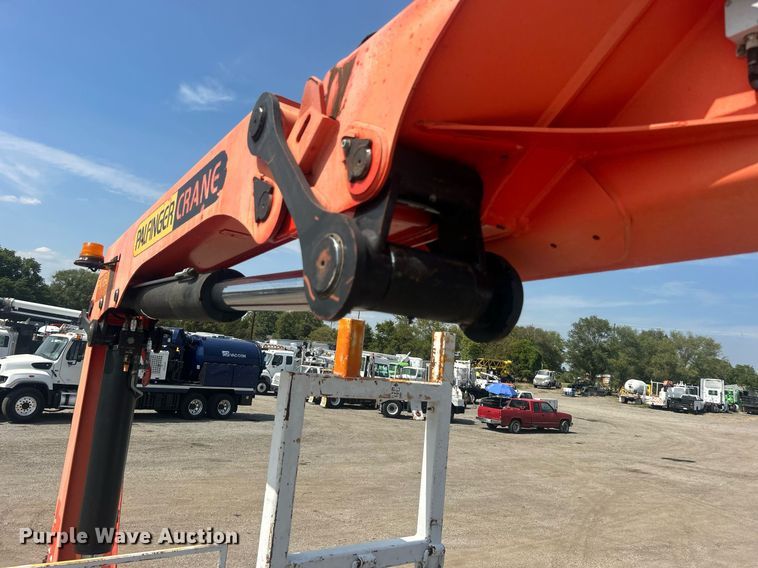 image for item EG1034 2007 Freightliner  Business Class M2 crane truck