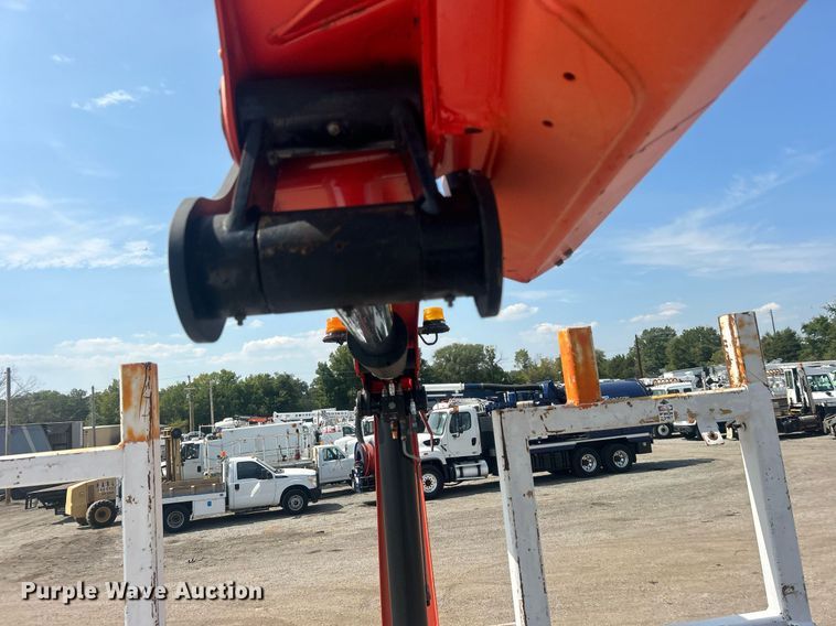 image for item EG1034 2007 Freightliner  Business Class M2 crane truck