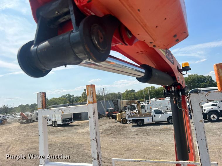 image for item EG1034 2007 Freightliner  Business Class M2 crane truck