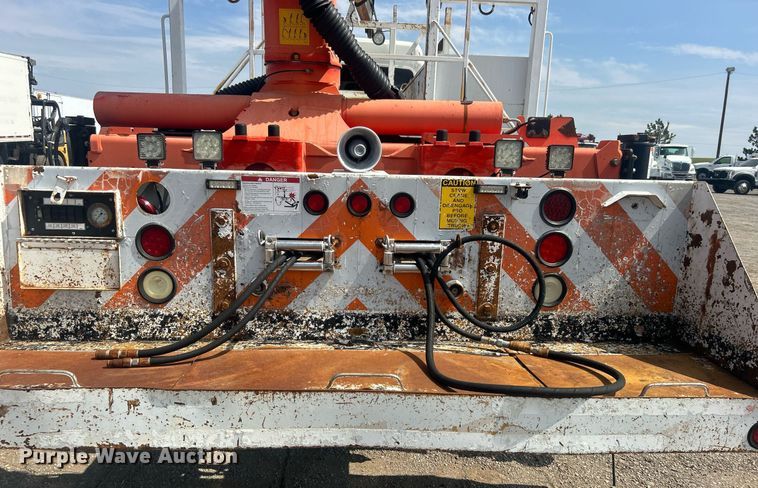 image for item EG1034 2007 Freightliner  Business Class M2 crane truck