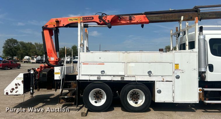 image for item EG1034 2007 Freightliner  Business Class M2 crane truck