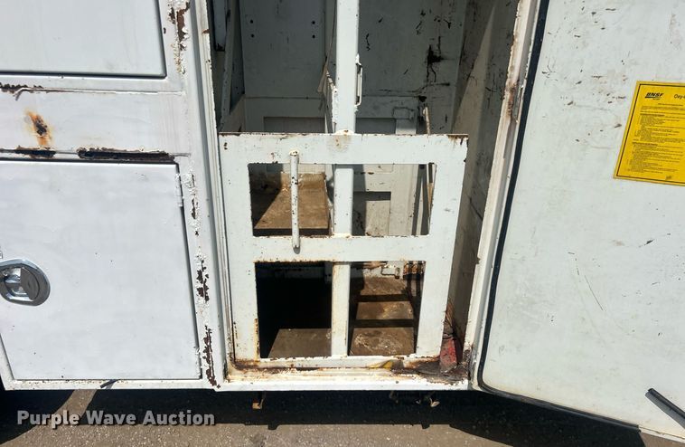 image for item EG1034 2007 Freightliner  Business Class M2 crane truck