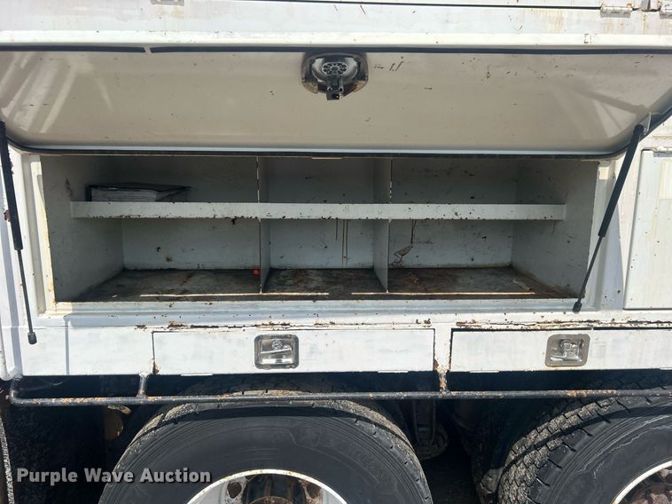 image for item EG1034 2007 Freightliner  Business Class M2 crane truck