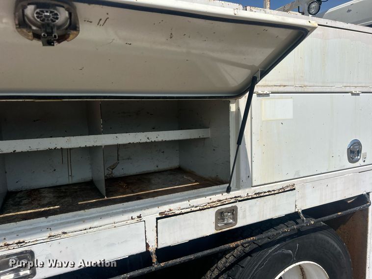 image for item EG1034 2007 Freightliner  Business Class M2 crane truck