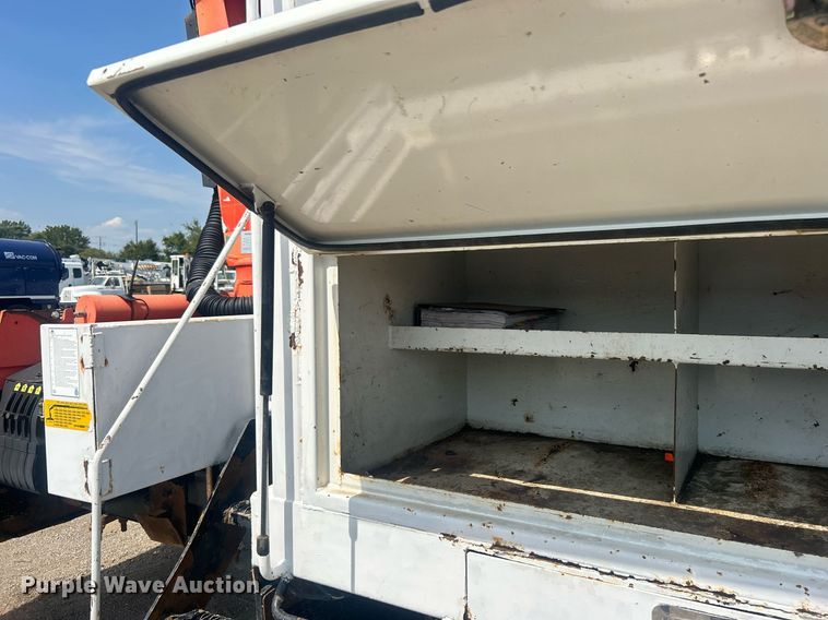 image for item EG1034 2007 Freightliner  Business Class M2 crane truck