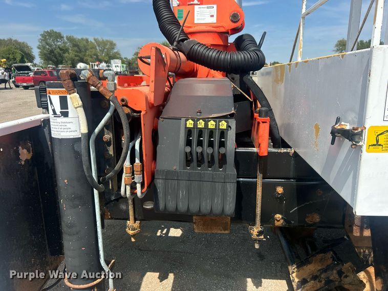 image for item EG1034 2007 Freightliner  Business Class M2 crane truck