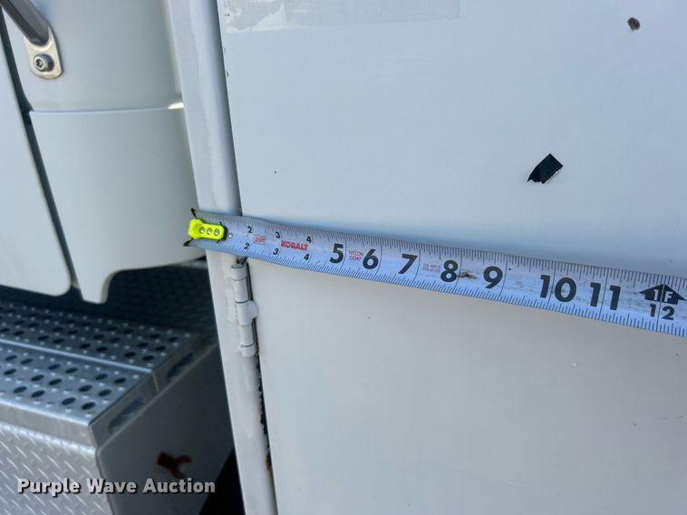 image for item EG1034 2007 Freightliner  Business Class M2 crane truck