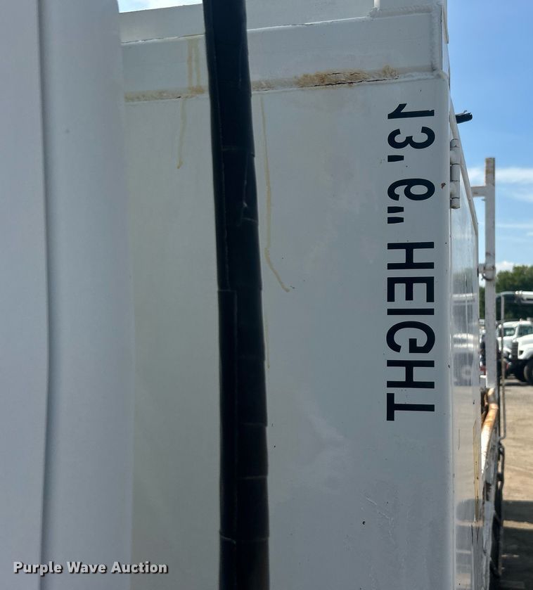 image for item EG1034 2007 Freightliner  Business Class M2 crane truck