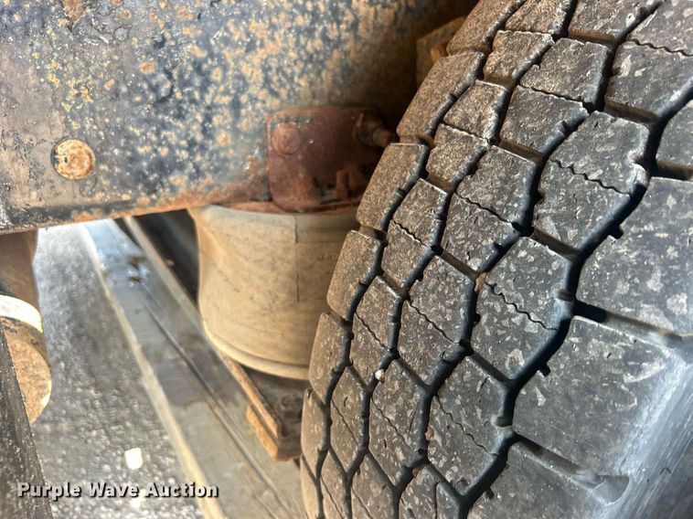 image for item EG1034 2007 Freightliner  Business Class M2 crane truck