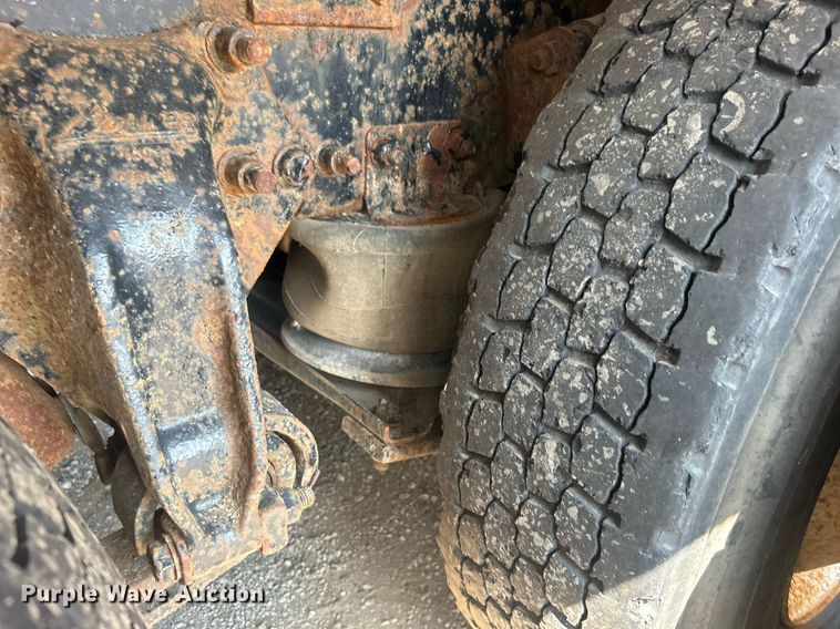 image for item EG1034 2007 Freightliner  Business Class M2 crane truck