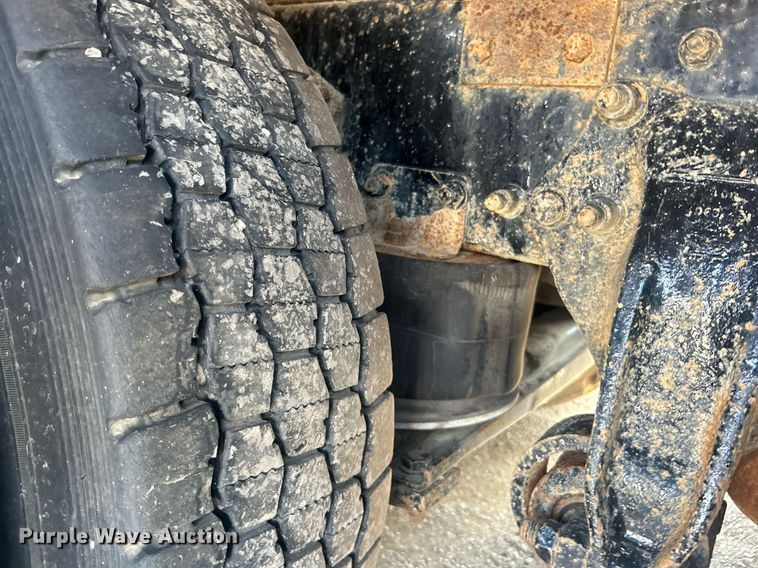 image for item EG1034 2007 Freightliner  Business Class M2 crane truck