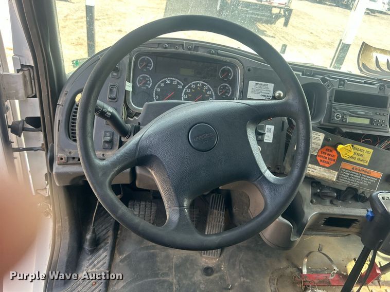 image for item EG1034 2007 Freightliner  Business Class M2 crane truck