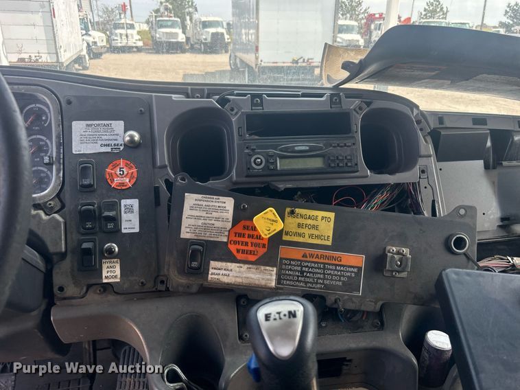 image for item EG1034 2007 Freightliner  Business Class M2 crane truck