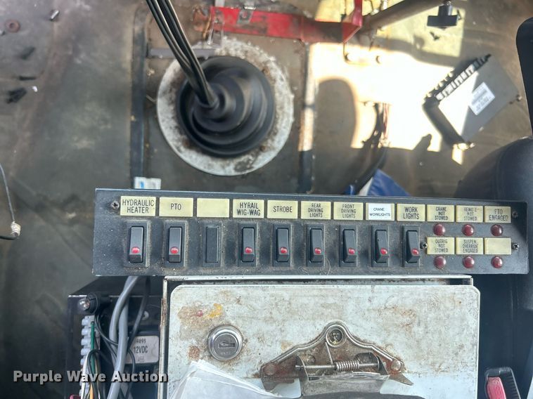 image for item EG1034 2007 Freightliner  Business Class M2 crane truck