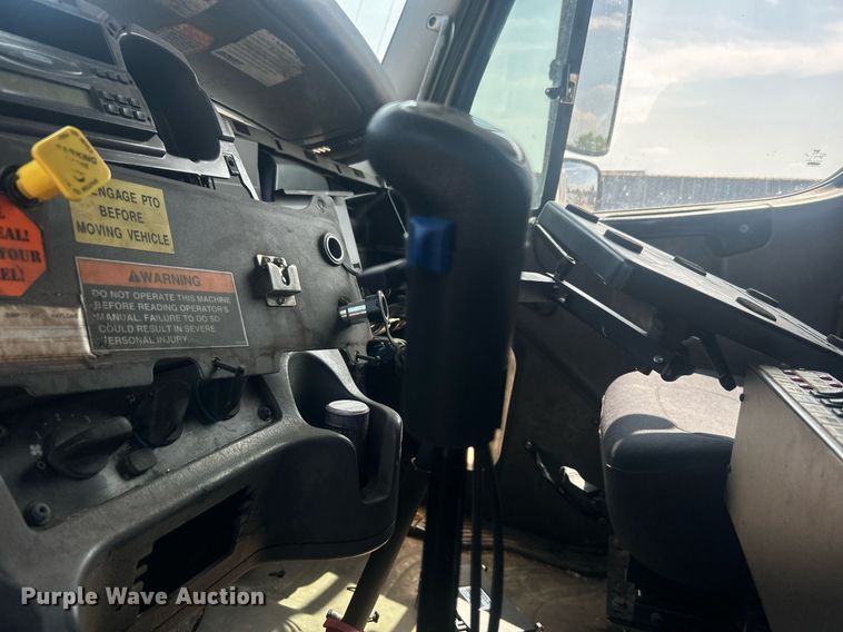 image for item EG1034 2007 Freightliner  Business Class M2 crane truck