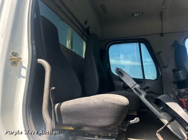 image for item EG1034 2007 Freightliner  Business Class M2 crane truck