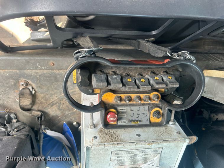 image for item EG1034 2007 Freightliner  Business Class M2 crane truck