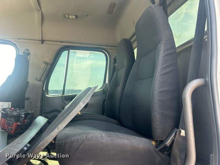 image for item EG1034 2007 Freightliner  Business Class M2 crane truck