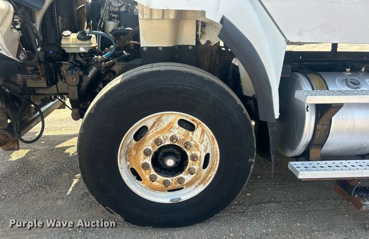 image for item EG1034 2007 Freightliner  Business Class M2 crane truck