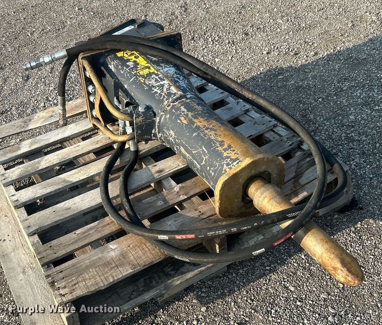 image for item EG1044 Bobcat breaker