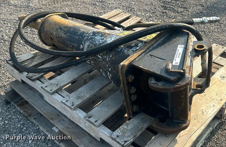 image for item EG1044 Bobcat breaker