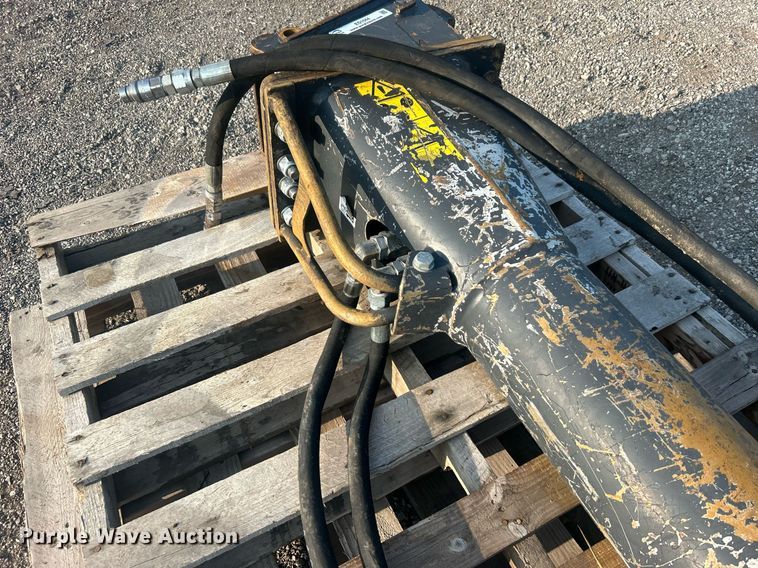 image for item EG1044 Bobcat breaker