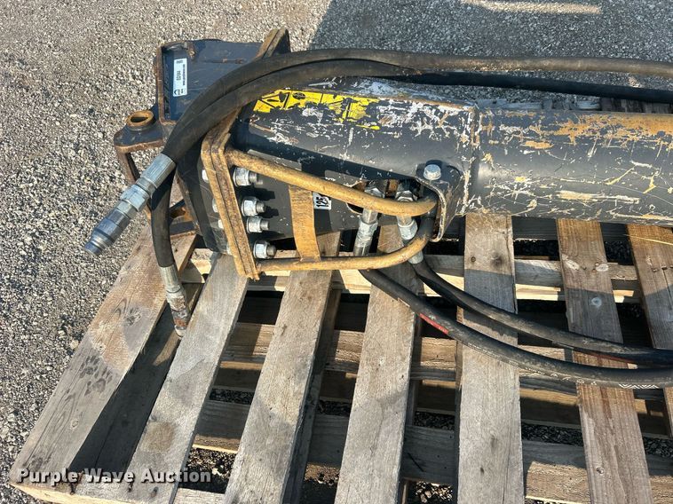 image for item EG1044 Bobcat breaker