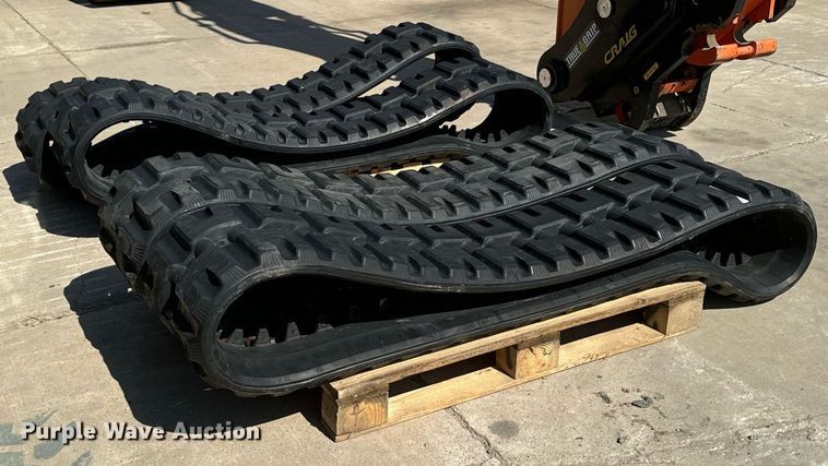 image for item EG6673 Bobcat  Bridgestone 7324236 tracks