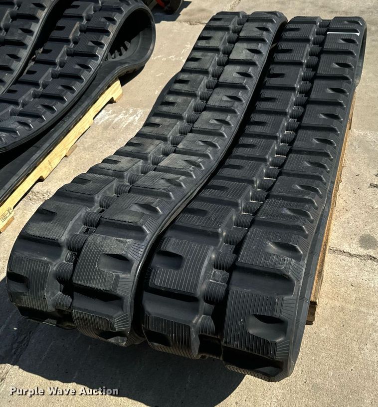 image for item EG6673 Bobcat  Bridgestone 7324236 tracks