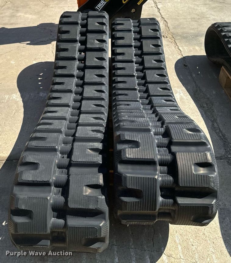 image for item EG6673 Bobcat  Bridgestone 7324236 tracks