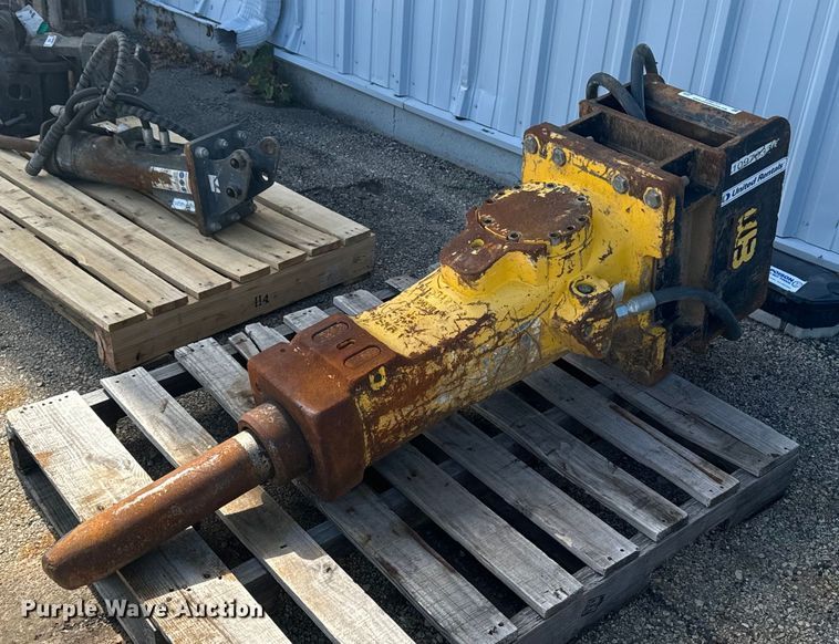 image for item EG6717 2019 Epiroc SB 452 breaker